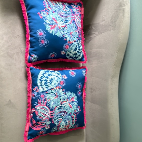 EUC Lilly Pulitzer gypsea girl pillows set of 2 - Picture 3 of 9